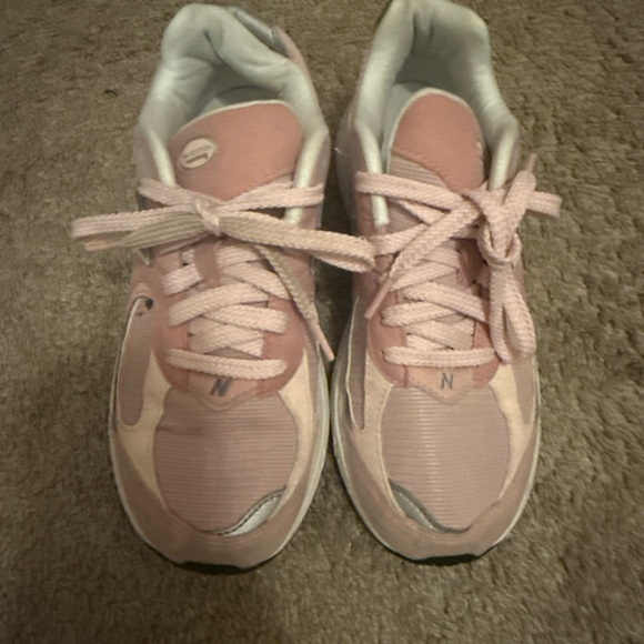 NEW BALANCE 2002 Running Shoes Kids Size US 5 M Pink/Pink - Picture 1 of 9